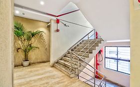 Hotel O Park Circus Near Birla Mandir